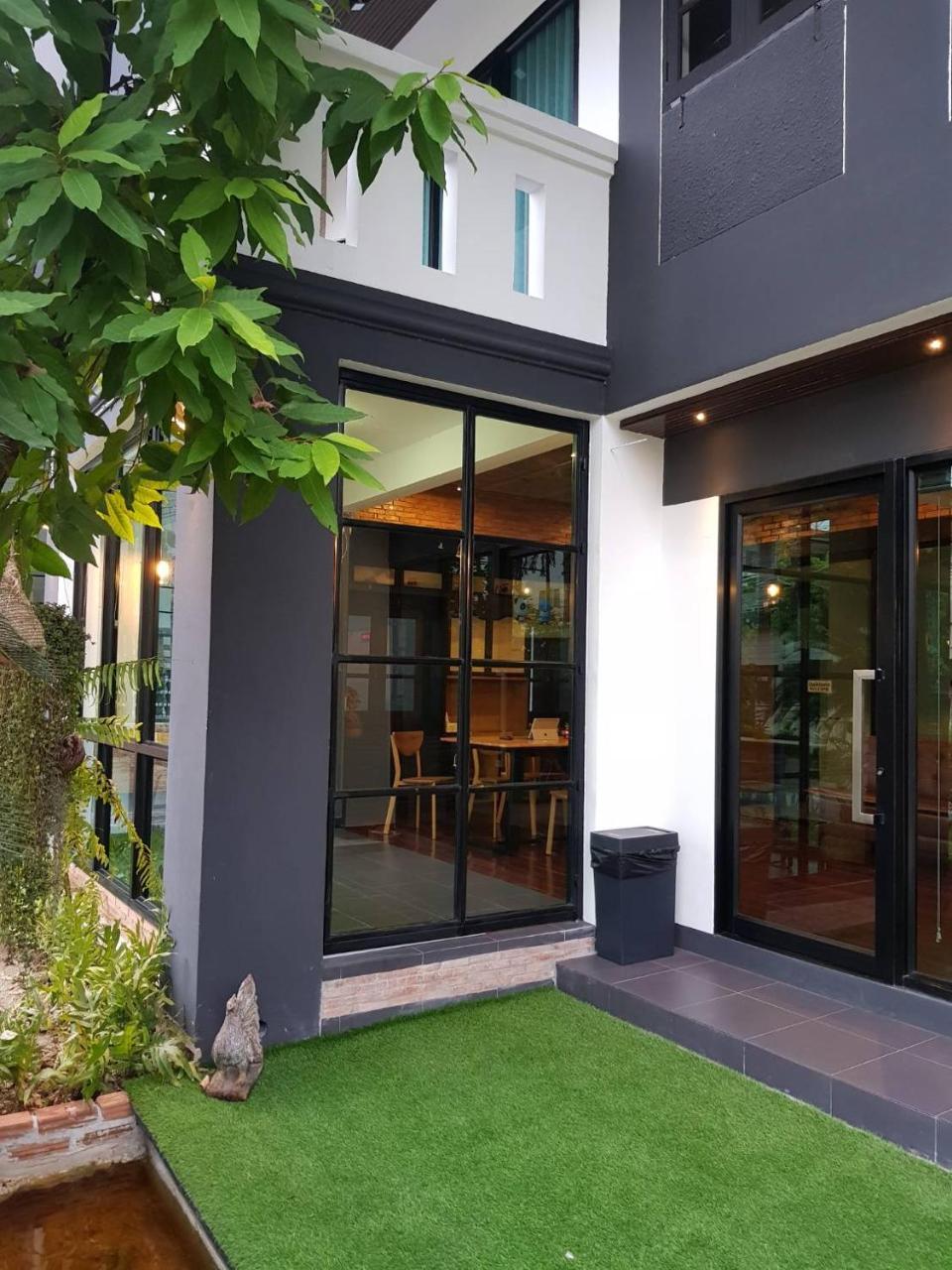 Azz Hotel Chiang Mai Exterior foto